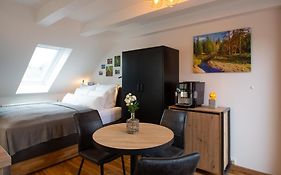 NEU! 9,7 Außergewöhnlich Bergblick mit Balkon Boxspringbett Kaffeevollautomat inkl Bettwäsche Handtücher #MeeneFewo de